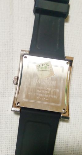 Relogio Usado Magnum Quadrado Fundo Preto Original Veja