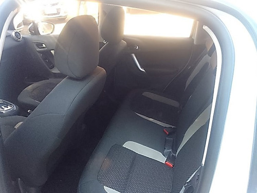 Imagem 8 de 12 de Citroën C3 1.6 Exclusive 16v Flex 4p Automático