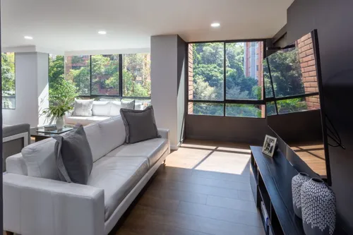 Apartamento En Venta En Loma De Los Balsos. Cod V21555