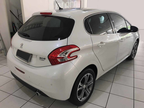 Peugeot 208 - Modelo Griffe - 1.6 - Ano 2015