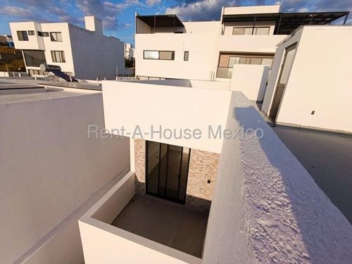 ¡tu Hogar Ideal Te Espera En Juriquilla! Esta Casa Nueva En Renta 3 Recamaras, 3 Cajones De Estacionamiento Qh253297