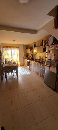 Imagen 4 de 13 de Casa Con Tres Dormitorios En Venta En Ituzaingo Sur