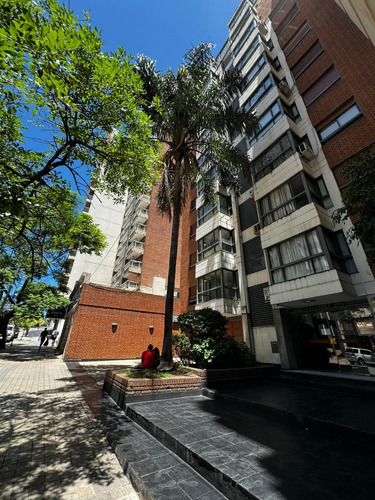 Departamento En Nueva Cordoba, 1 Dormitorio, 1 Baño, Cocina Separada