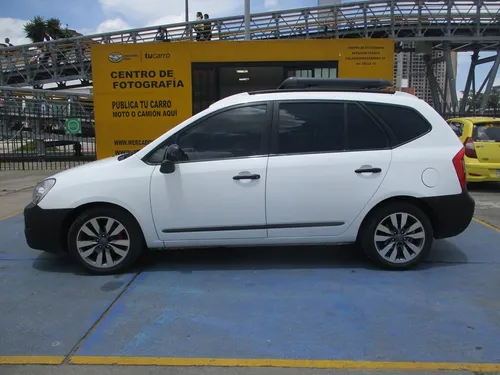 Kia Carens EX 2000CC AT AA