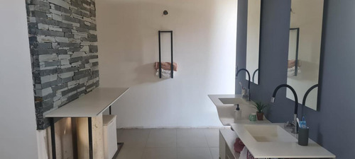 Casa En Venta - 3 Dormitorios 4 Baños - Cochera - 900mts2 - Ituzaingó