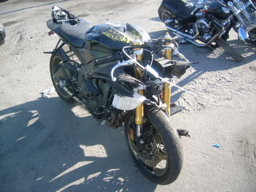 Imagen 6 de 13 de Zx6 Cb1 Cbr 600 Yamaha R6 R1 Caida Chocada Rota Honda