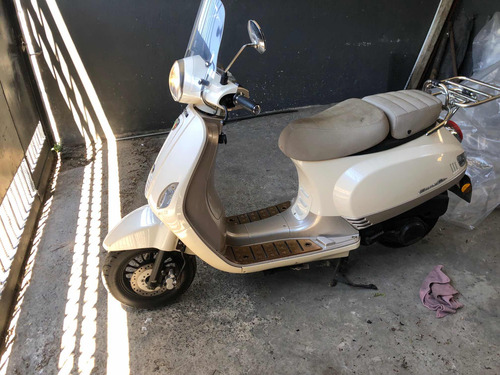 Vendó Zanella Styrle 150 Año 2018 Con 13000 Km Impecable Igu