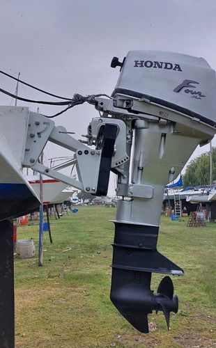 Imagen 3 de 20 de Velero Silver 25 Con Motor Honda 4 Tiempos 15 Hp