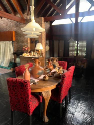 Chalet 5 Ambientes / Padua
