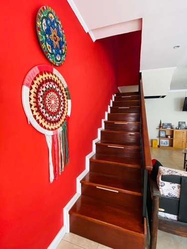 Imagen 10 de 18 de ¡ Oportunidad ! Chalet De 4 Amb. Con Garage Doble Y Fondo..