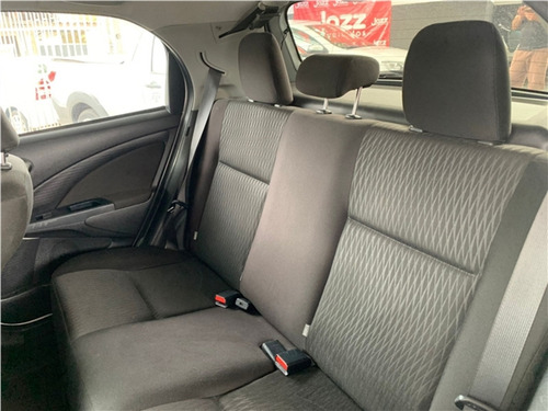Toyota Etios 1.3 X 16V FLEX 4P AUTOMÁTICO