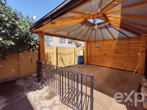 Casa En Arriendo De 3d Y 3b En Limache. Metro A 8 Cuadras.