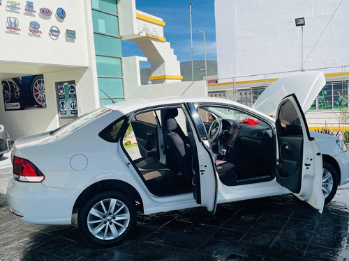 Imagen 12 de 14 de Volkswagen Vento 2019 1.6 Confortline Mt