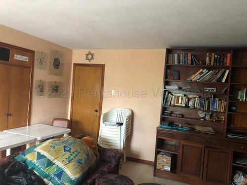 D.a Amplio Townhouse Con Anexo, Condominio Pequeño, Hermosa Piscina, Planta Total 100%, Agua Constante, Urb. Altos De Guataparo, Valencia Carabobo 22-14061