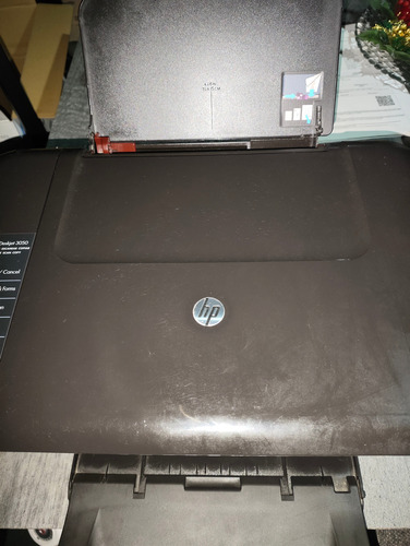 Impresora Multifunción A Color Hp Deskjet 3050 Con Wifi 127v Negro (Usado)