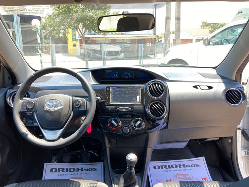 Imagen 10 de 15 de Toyota Etios 1.5 Vvt-i 5 Puertas Manual Xls Pack 0km My2023