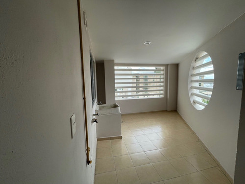 Imagen 24 de 30 de Departamento En Venta En Cumbres Del Lago