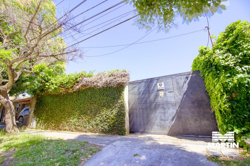 Casa En Venta En Martinez 4 Ambientes Uno En Suite, Jardín Con Pileta, Cochera X 2.
