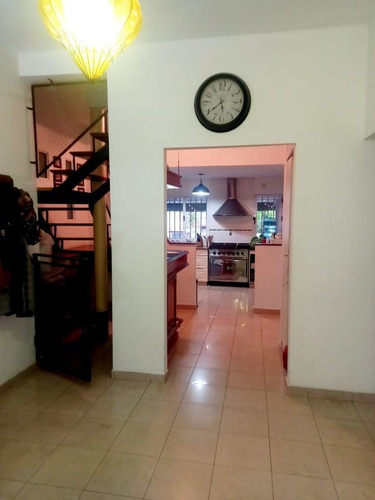 Imagen 4 de 28 de Chalet En Venta De 4 Dormitorios C/ Cochera En Quilmes
