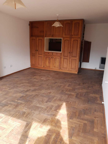 2 Dormitorios Con Balcon Y Cochera. Departamento En Alquiler En Nueva Cordoba