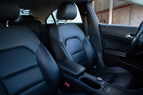 Imagen 12 de 14 de Mercedes-benz Clase Cla 1.6 200 Cgi Sport At 2016