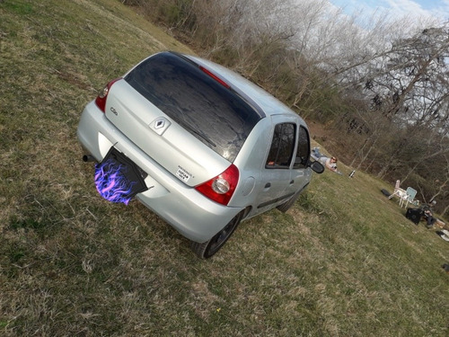 Imagen 5 de 6 de Renault Clio 1.6 Confort 2006