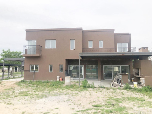 Imagen 4 de 18 de Casa En Venta Bº San Matias Area 1 C/ Pileta A Laguna