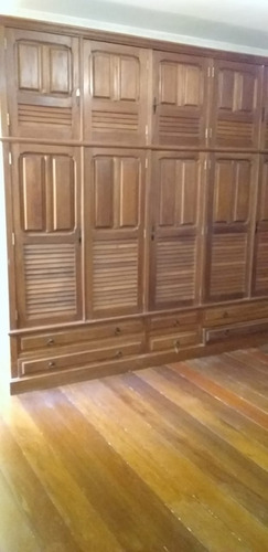 Encantadora Casa Com Lareira No Centro Da Charmosa Petrópolis, Em Discreta Rua Sem Saída.