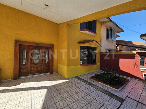 Casa En Venta En Fracc. Valle Marino, Av. Universidad, Villahermosa Tabasco