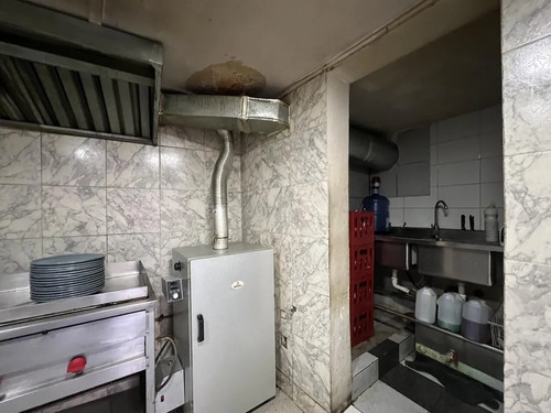 Excelente Local Comercial  De 27 M2 Con Espacio Para Terraza