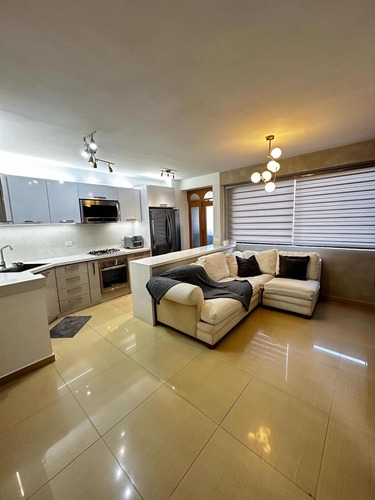 Apartamento Remodelado En Venta En Lomas De Los Mangos Atm