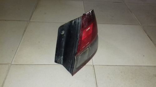 Stop Trasero Para Ford Laser 95 - 99