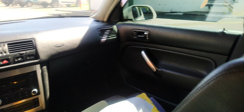 Imagem 6 de 14 de Volkswagen Golf 2011 Sportline 1.6 Flex