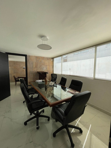 Casa Para Oficinas Con Uso De Suelo S