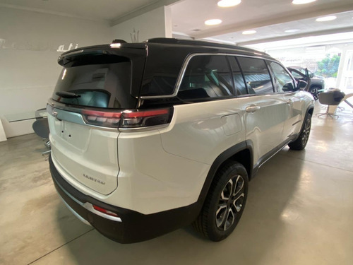 Imagen 6 de 18 de Jeep Commander 2023 2.0 Td At9 4x4 Limited Plus