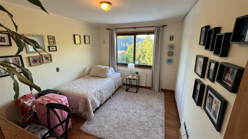 Impecable En Venta De 5 Dorm. En Curicó