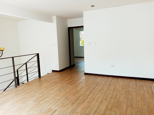 Imagen 8 de 10 de Casa En Venta