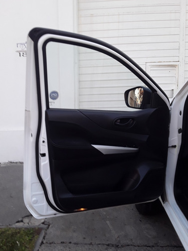 Imagen 17 de 22 de Nissan Np 300 Cabina Simple