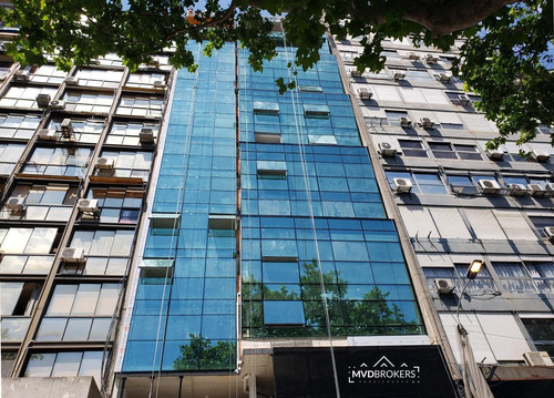 Imagen 16 de 24 de Venta De Apartamento 1 Dormitorio En Centro (montevideo) | Piso 10 | Proximo A 18 De Julio | A Estrenar