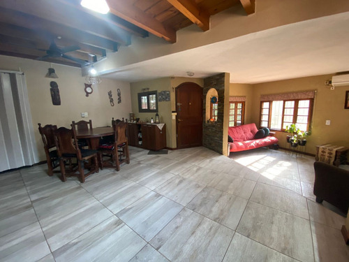 Casa En Venta En Parque Leloir
