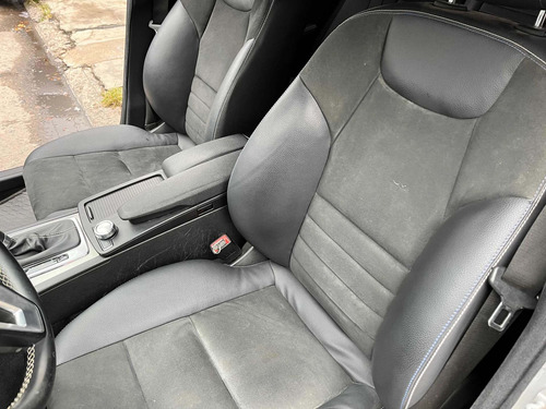 Imagen 10 de 12 de Mercedes-benz Clase C 2013 1.8 C200 City Edition B.eff A/t