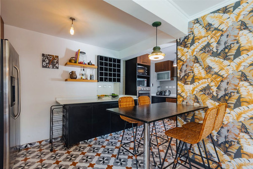 Casa En Venta De 4 Dorm. En Las Condes