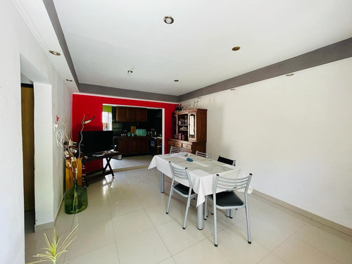 Venta 2 Casas En Lote Propio Patio Parrilla Cochera En San Vicente.