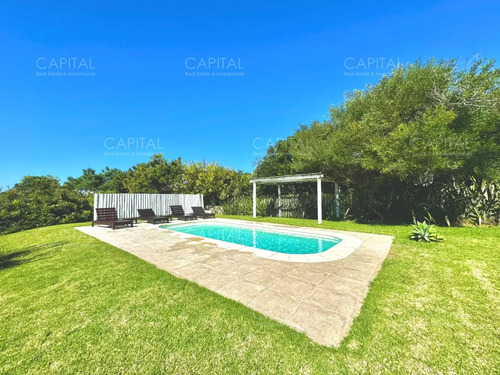 Casa En Venta En Pueblo De José Ignacio Cuatro Dormitorios Y Dependencia