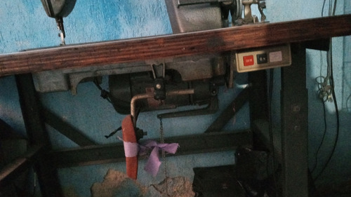 Imagem 3 de 5 de Maquina Singer De Custura