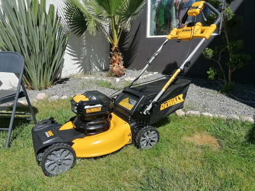 Imagen 5 de 10 de Dewalt Xr Podadora De Césped Inalámbrica 20v Brushless