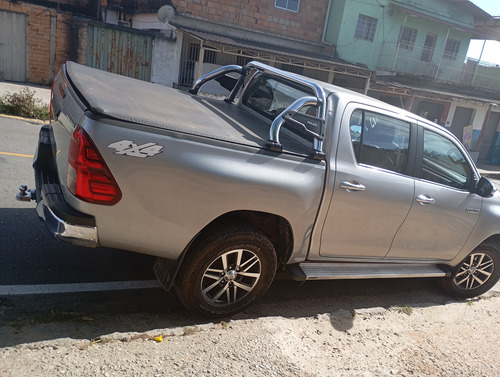 Toyota Hilux 2.8 Tdi Std Cab. Simples 4x4 2p