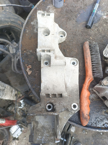 Base Alternador Compresor Jetta A4 (Usado)