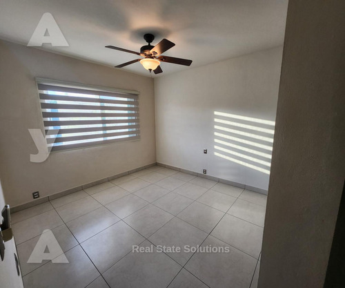 Casa En Venta, 4 Recámaras, 2 Niveles, La Vista, El Table, C