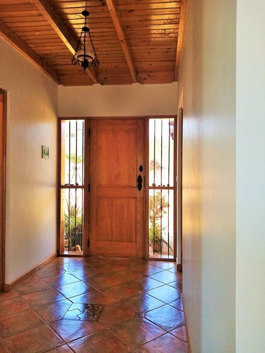 Amplia Parcela / Linda Casa Condominio / Limache
